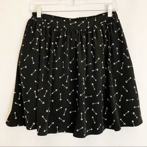 LC Lauren Conrad Black & White Arrow Mini Skirt